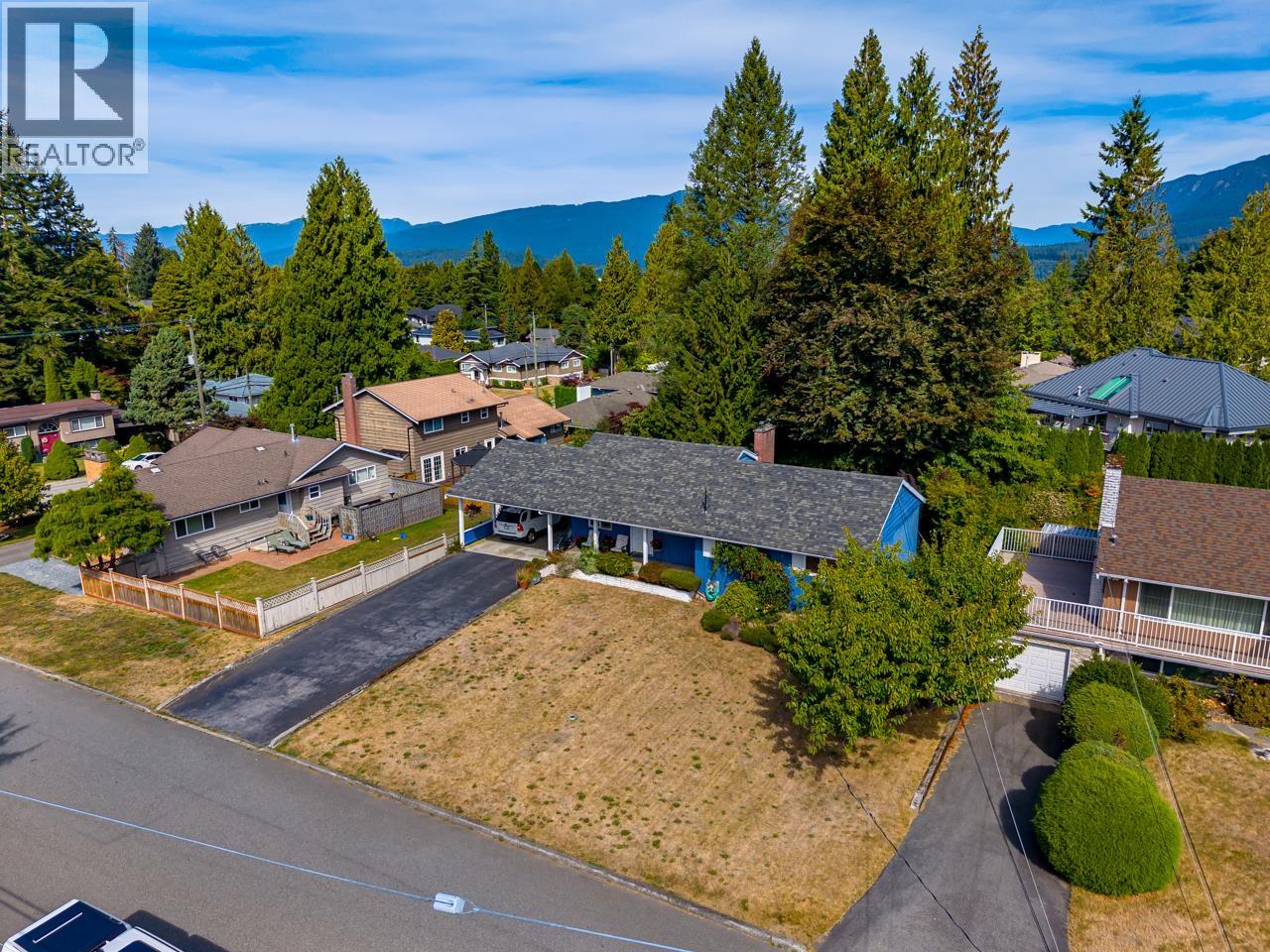 1721 Bowman Avenue, Coquitlam, British Columbia  V3J 6C9 - Photo 3 - R3160675