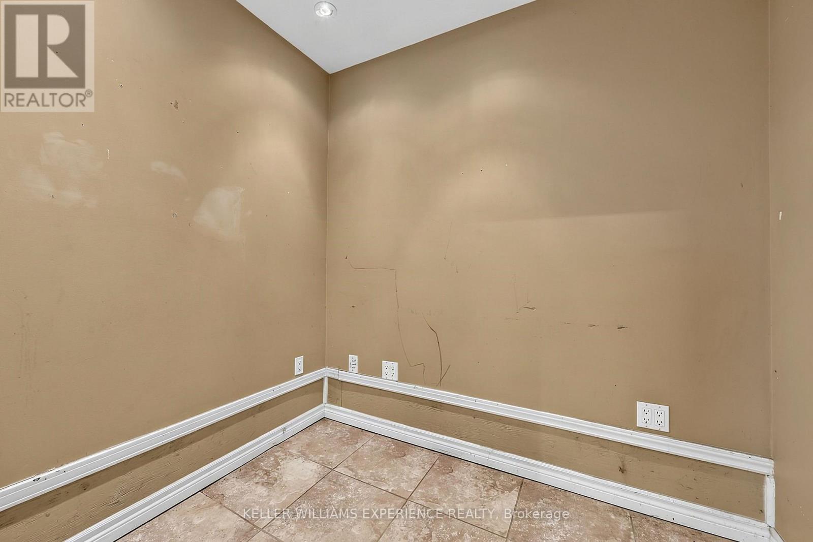 19 Centre Street, Barrie, Ontario  L4N 3L3 - Photo 18 - S13737850