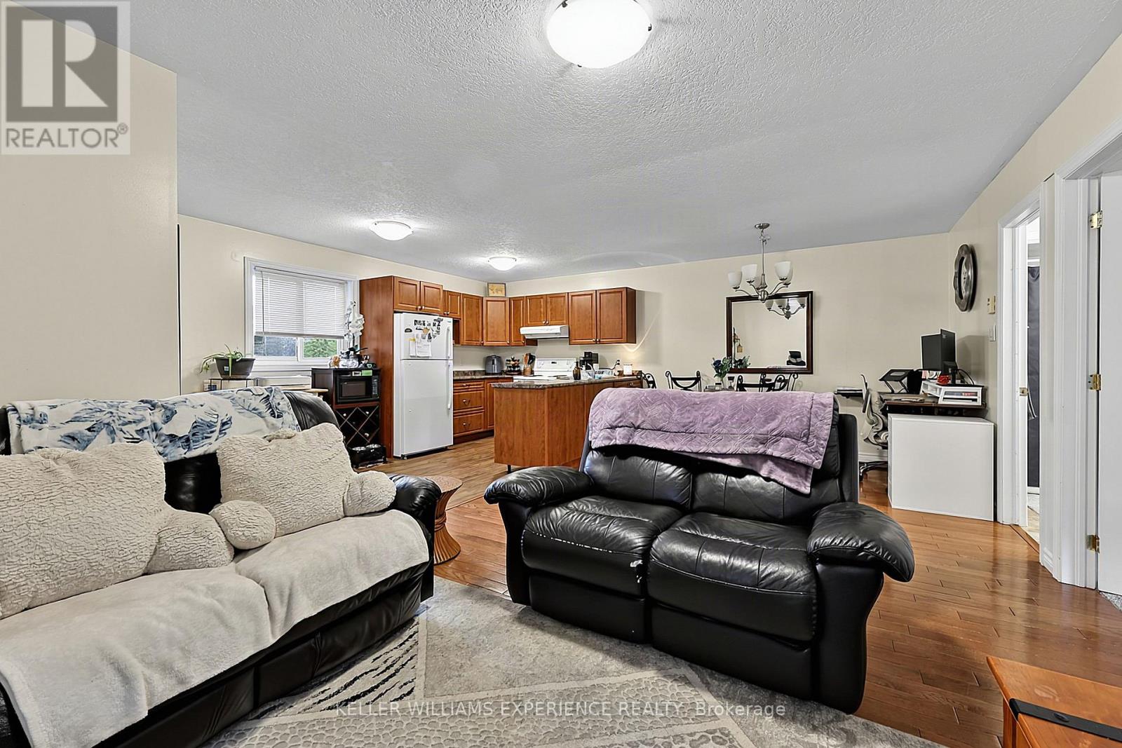 19 Centre Street, Barrie, Ontario  L4N 3L3 - Photo 25 - S13737850