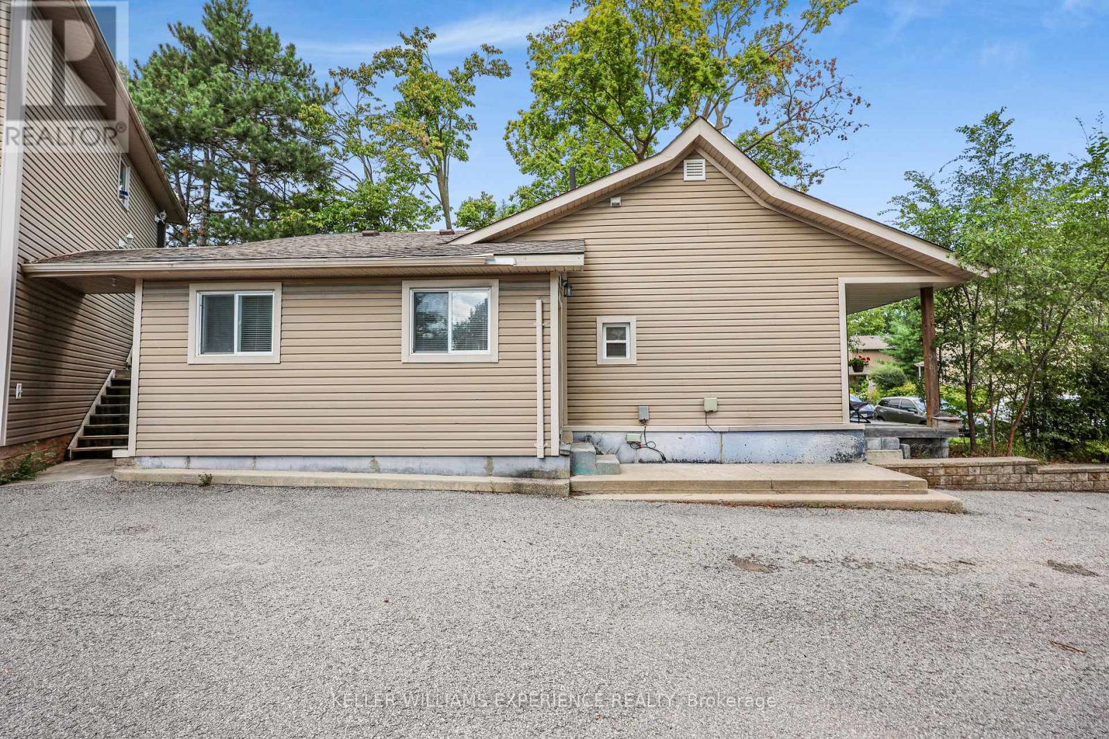 19 Centre Street, Barrie, Ontario  L4N 3L3 - Photo 46 - S13737850