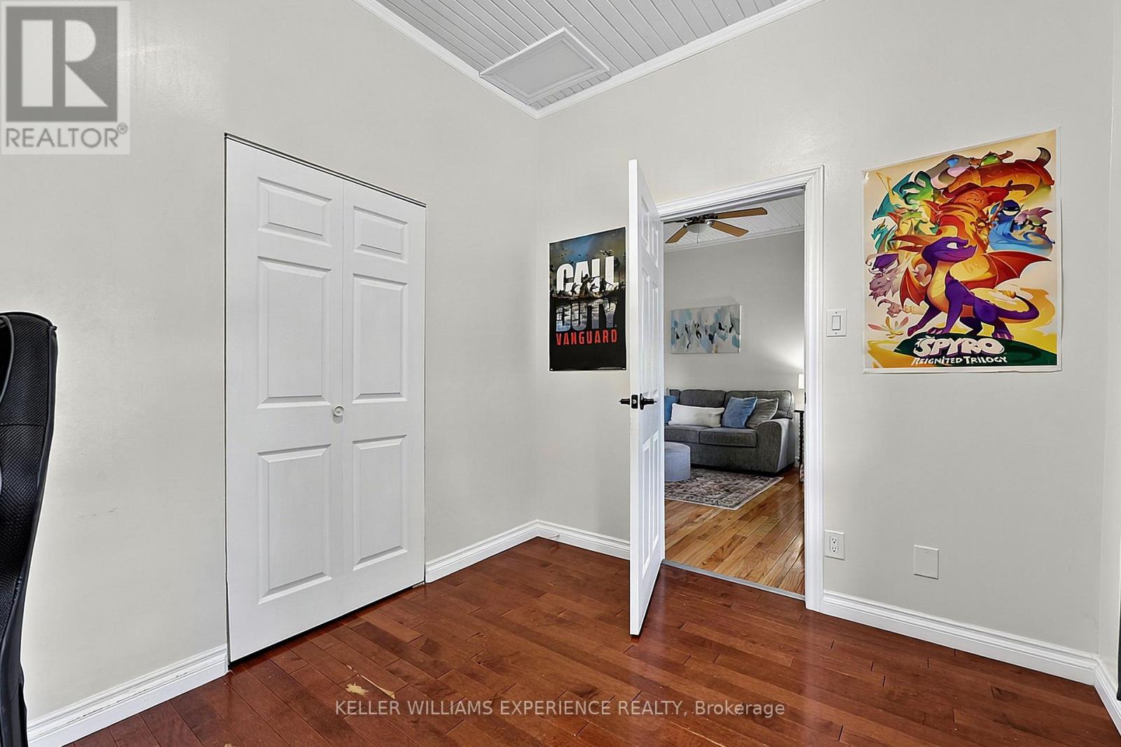 19 Centre Street, Barrie, Ontario  L4N 3L3 - Photo 6 - S13737850