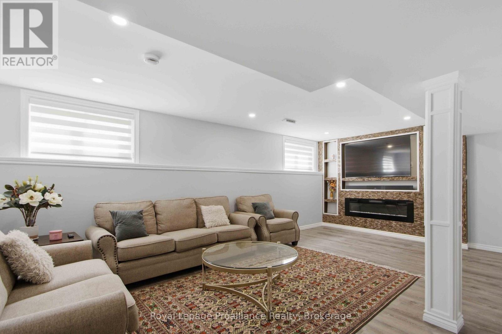 172 Nicholas Street, Quinte West, Ontario  K8V 6B2 - Photo 17 - X13738478