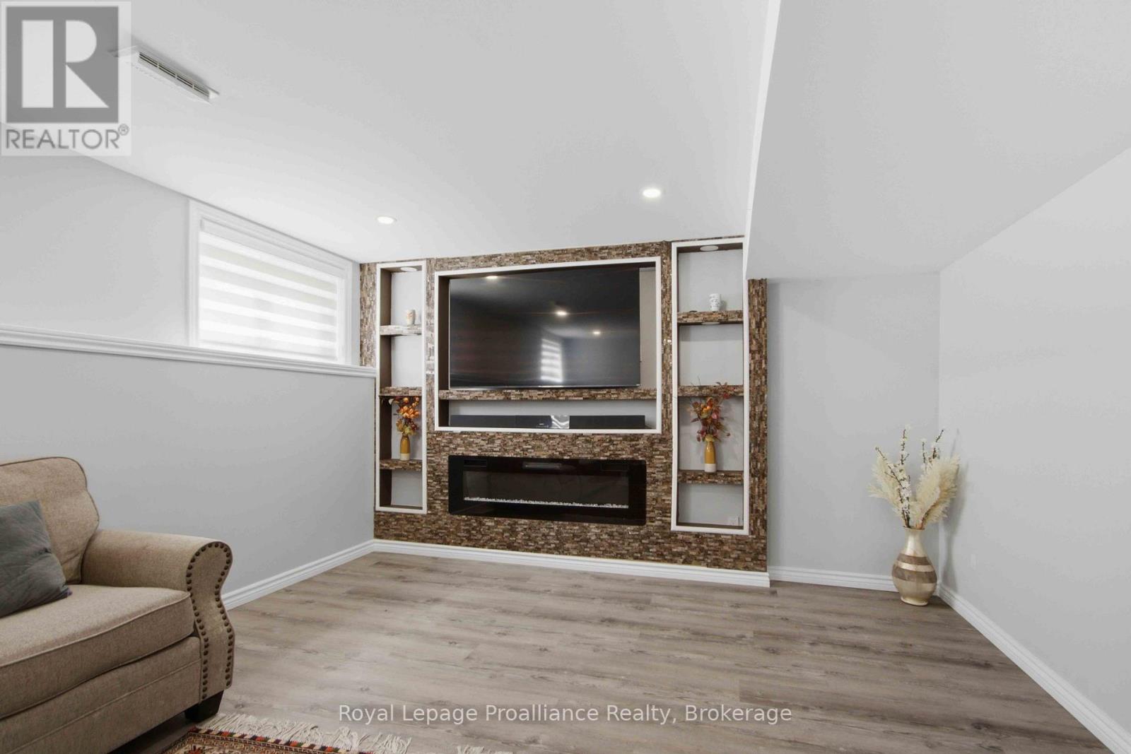 172 Nicholas Street, Quinte West, Ontario  K8V 6B2 - Photo 18 - X13738478