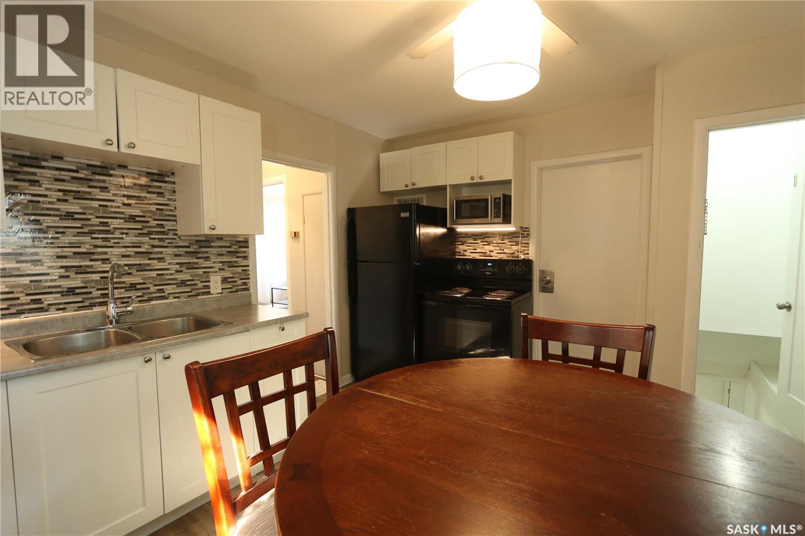 903 Robinson Street, Regina, Saskatchewan  S4T 2M6 - Photo 12 - SK047342