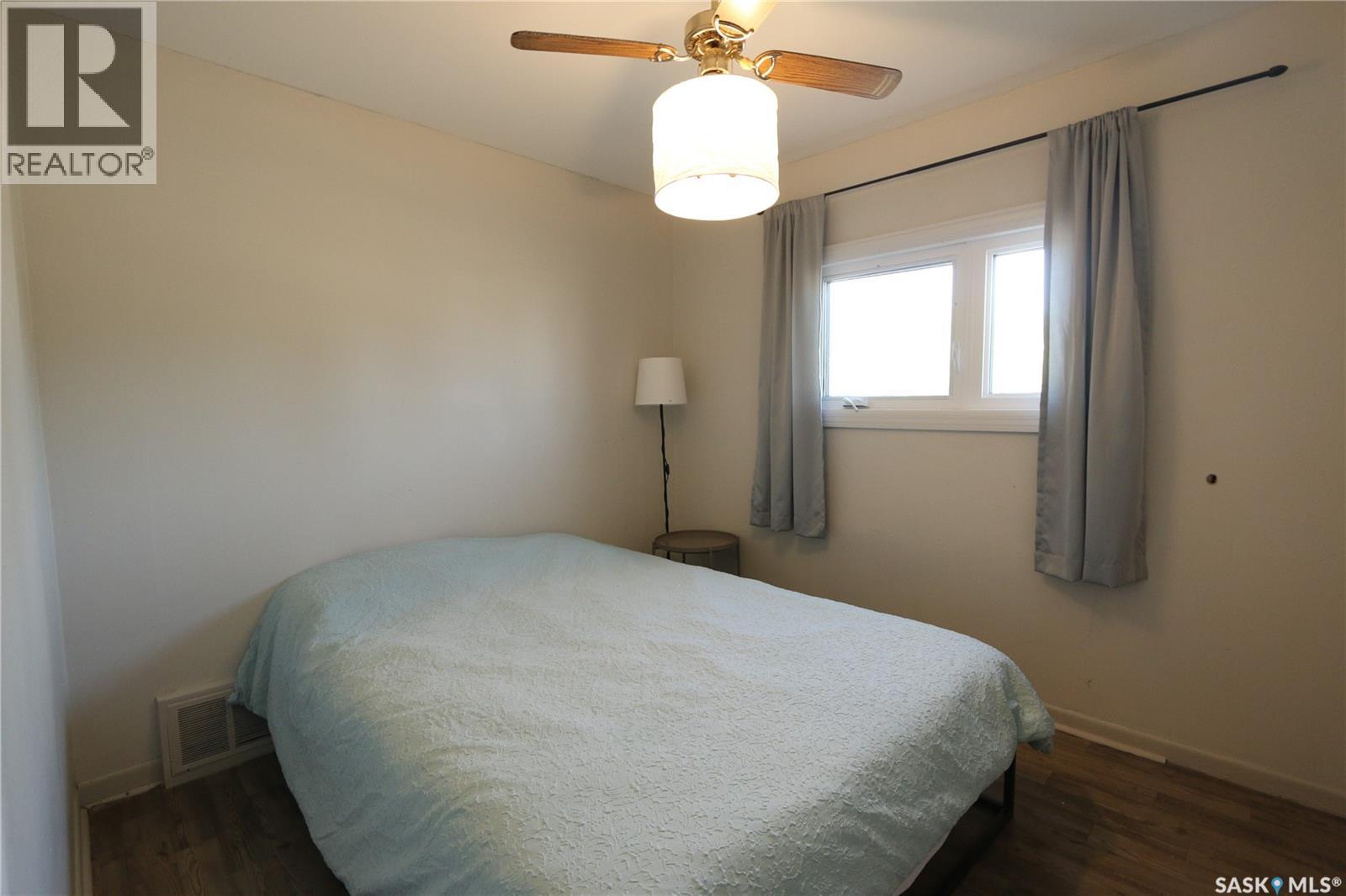 903 Robinson Street, Regina, Saskatchewan  S4T 2M6 - Photo 16 - SK047342