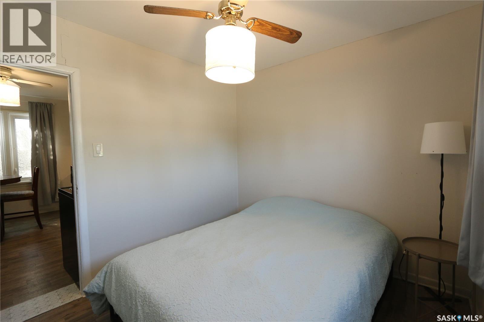 903 Robinson Street, Regina, Saskatchewan  S4T 2M6 - Photo 19 - SK047342