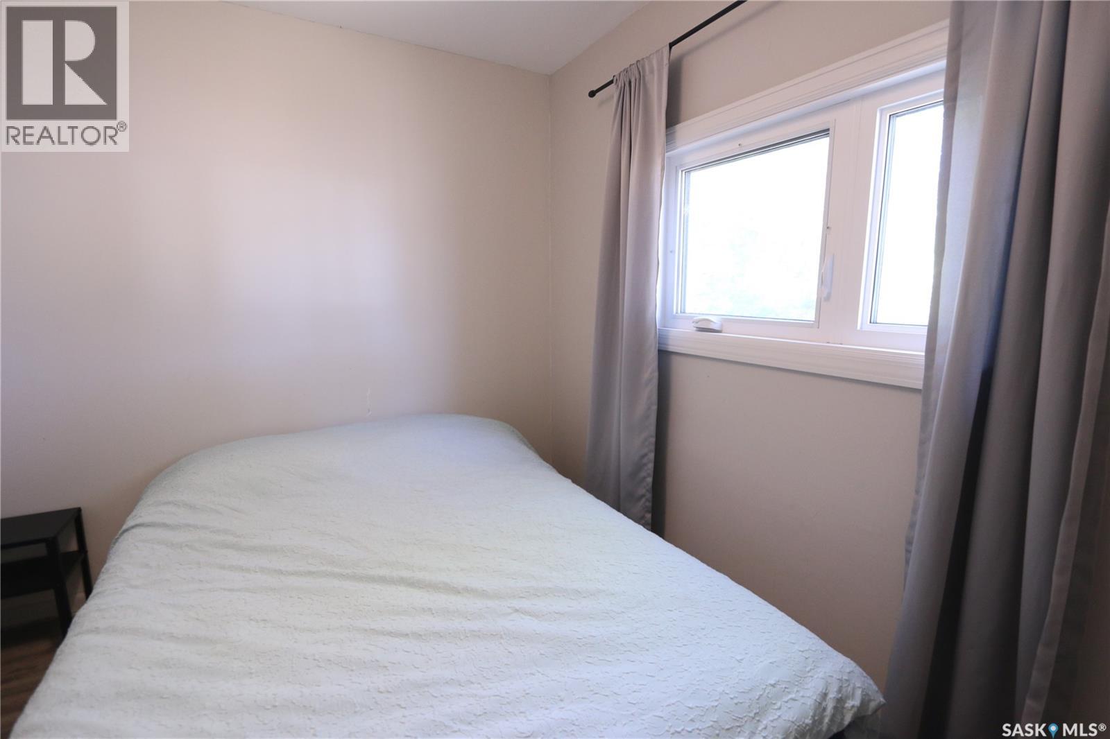903 Robinson Street, Regina, Saskatchewan  S4T 2M6 - Photo 25 - SK047342