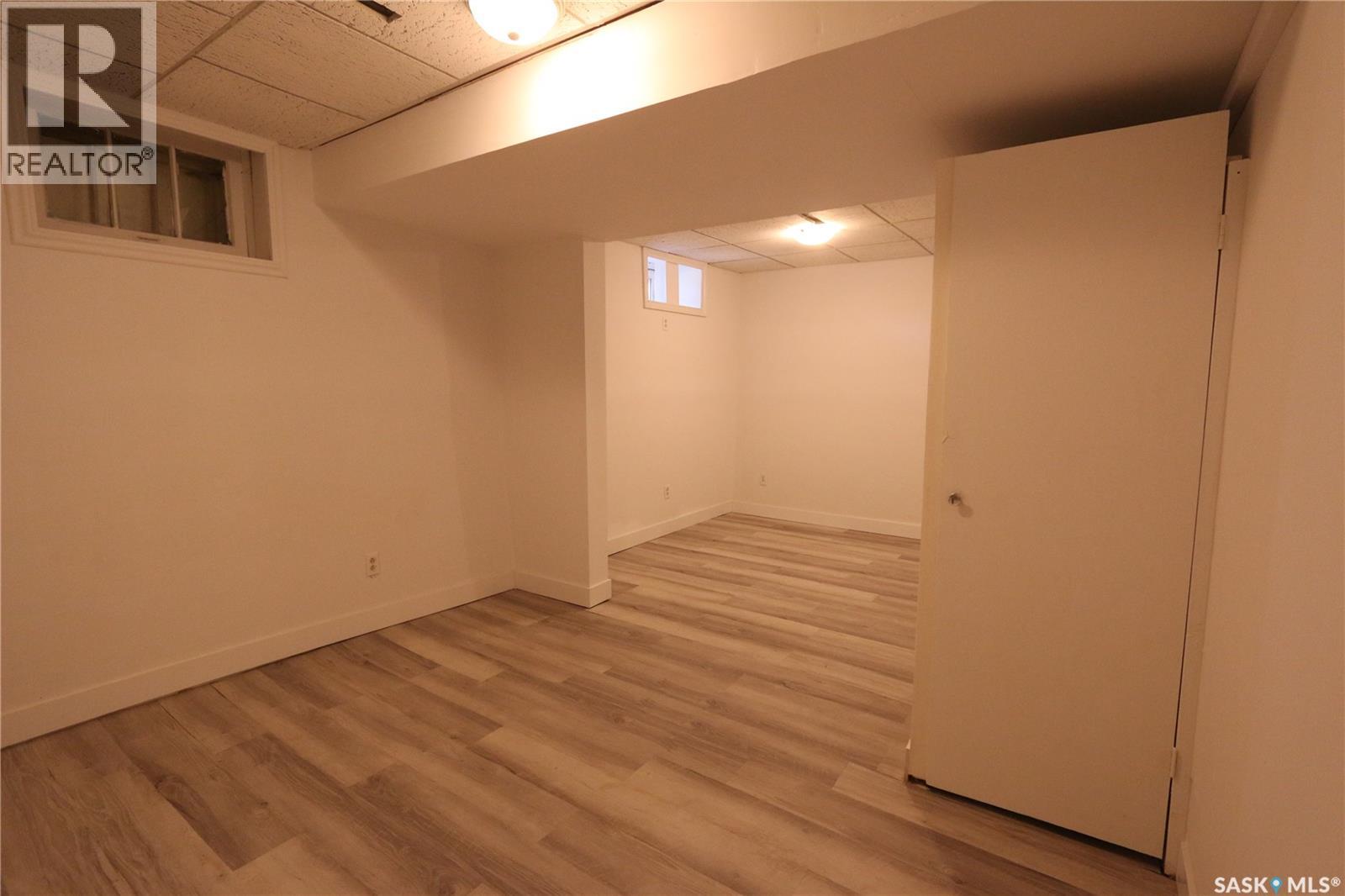 903 Robinson Street, Regina, Saskatchewan  S4T 2M6 - Photo 33 - SK047342