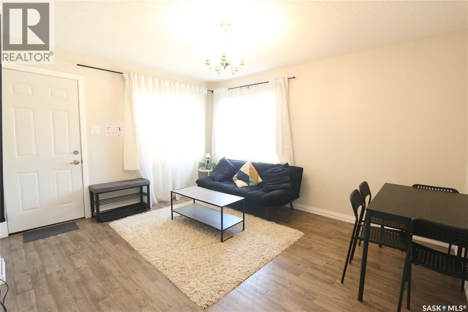 903 Robinson Street, Regina, Saskatchewan  S4T 2M6 - Photo 7 - SK047342