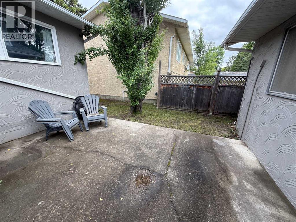 481 Mountain Street, Hinton, Alberta  T7V 1J9 - Photo 27 - A2323136