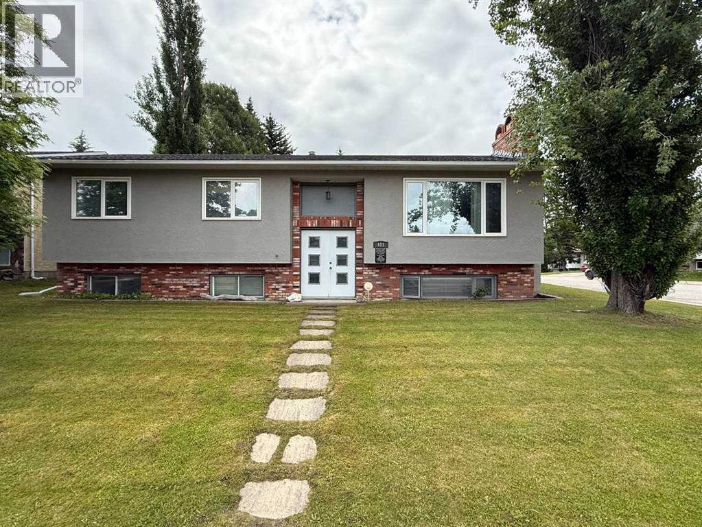 481 Mountain Street, Hinton, Alberta  T7V 1J9 - Photo 1 - A2323136