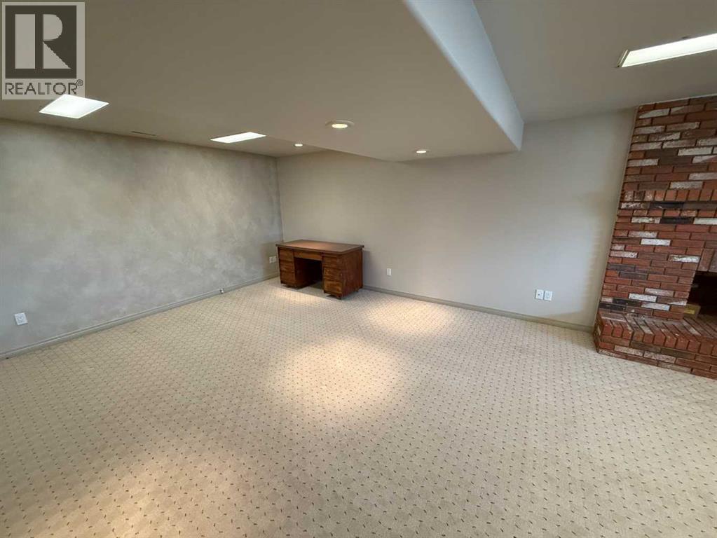 481 Mountain Street, Hinton, Alberta  T7V 1J9 - Photo 18 - A2323136