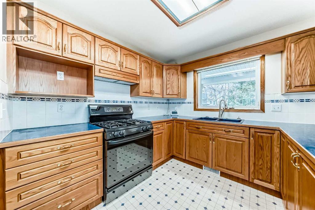 164 Cove Road, Chestermere, Alberta  T1X 1E4 - Photo 17 - A2337985