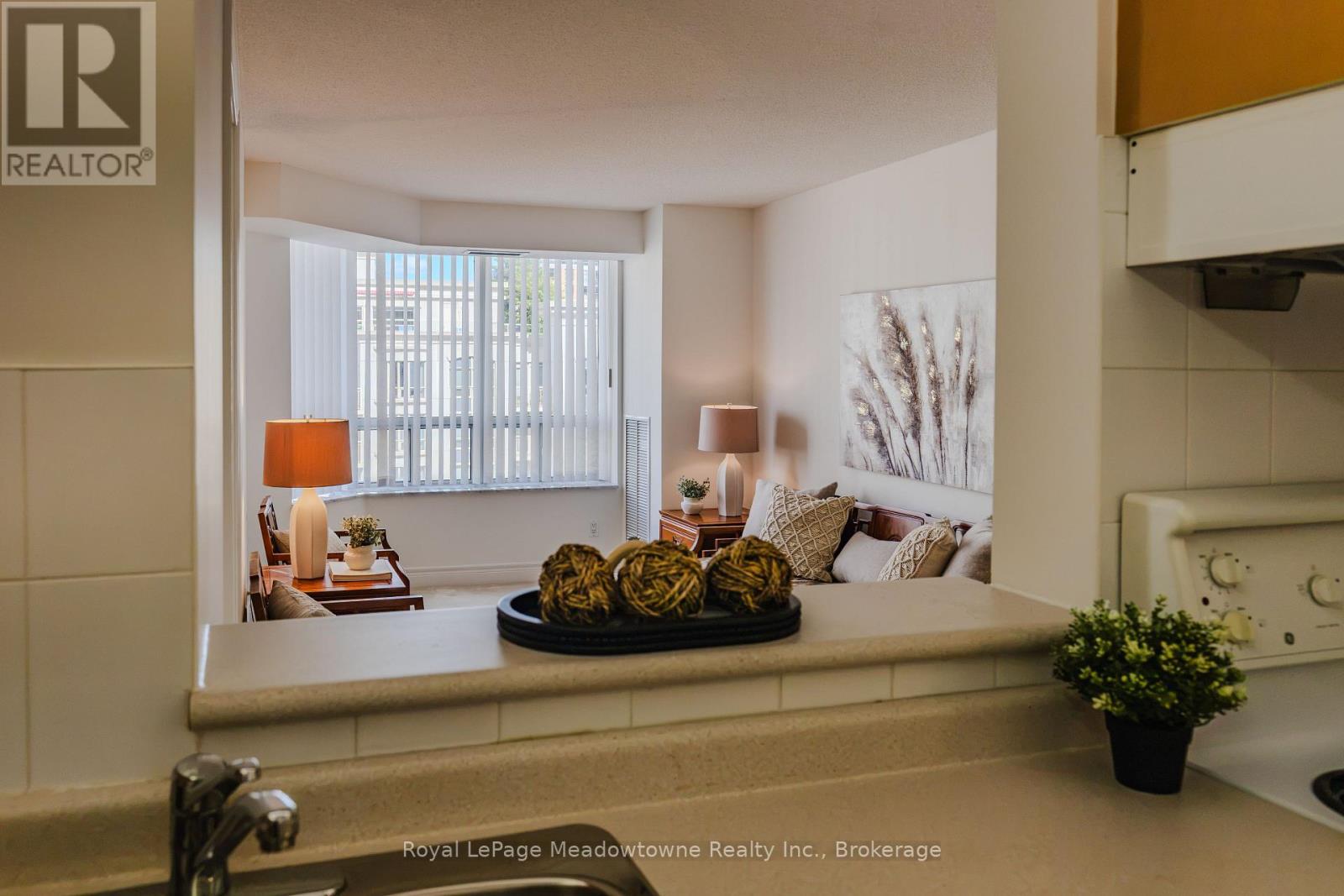 1016 - 5418 Yonge Street, Toronto, Ontario  M2N 6X4 - Photo 13 - C13738398