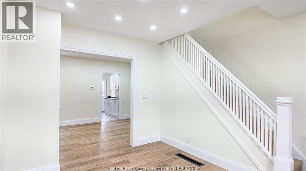 116 Elm Avenue, Windsor, Ontario  N9A 5G8 - Photo 4 - 26021482