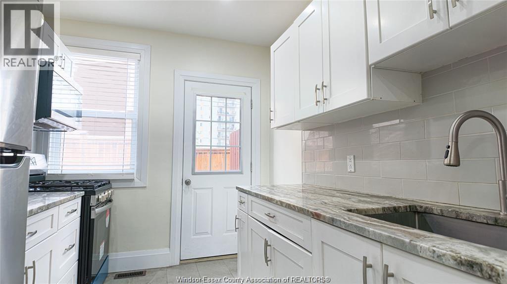 116 Elm Avenue, Windsor, Ontario  N9A 5G8 - Photo 8 - 26021482