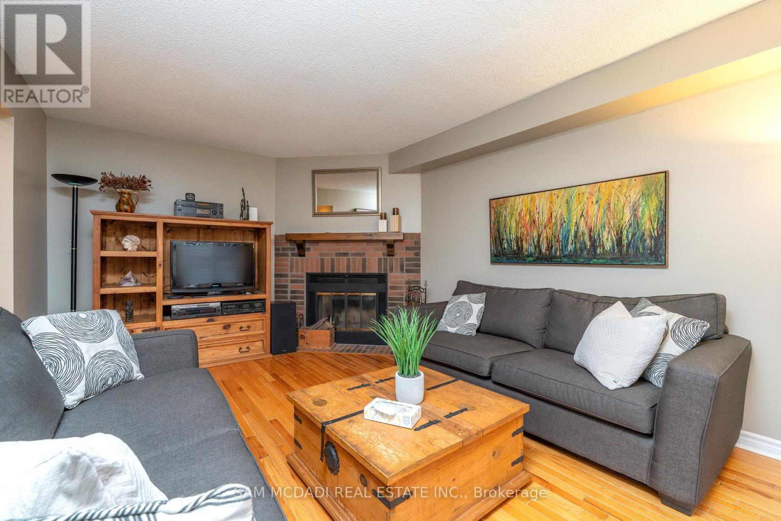 69 Parkside Drive, Brampton (Brampton South), Ontario  L6Y 3A1 - Photo 8 - W13738374