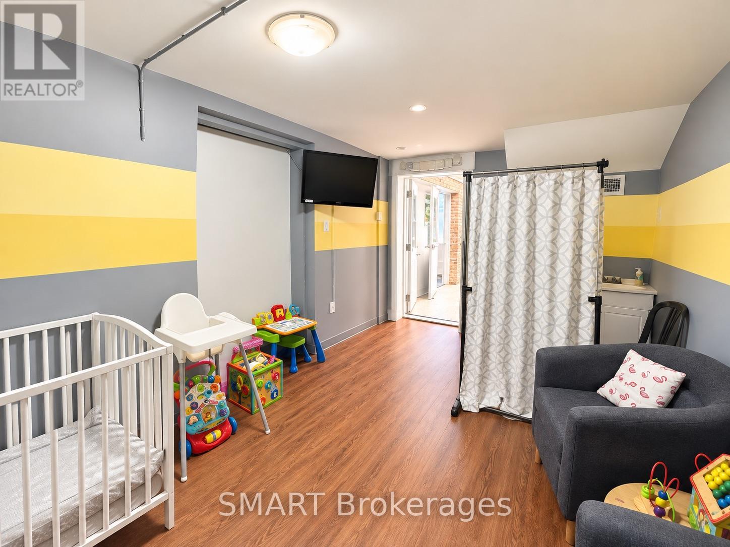 2365 St Clair Avenue W, Toronto, Ontario M6N 1K9 - Photo 10 - W13738410