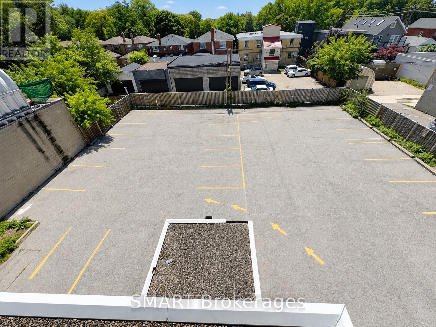 2365 St Clair Avenue W, Toronto, Ontario M6N 1K9 - Photo 2 - W13738410