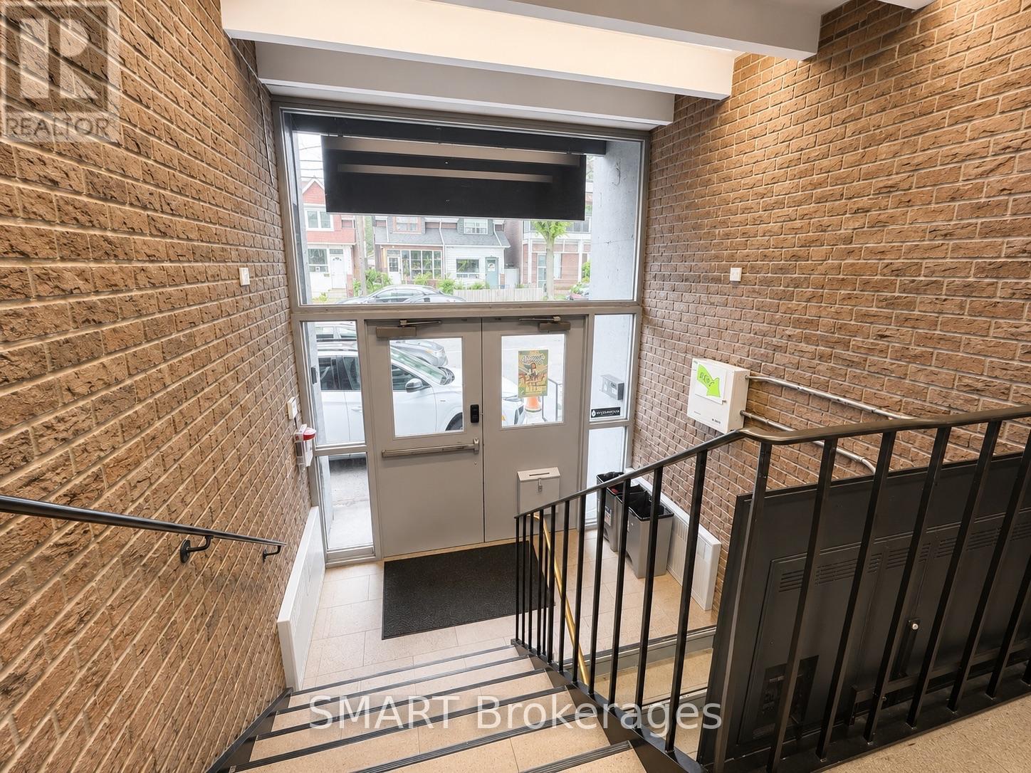 2365 St Clair Avenue W, Toronto, Ontario M6N 1K9 - Photo 8 - W13738410