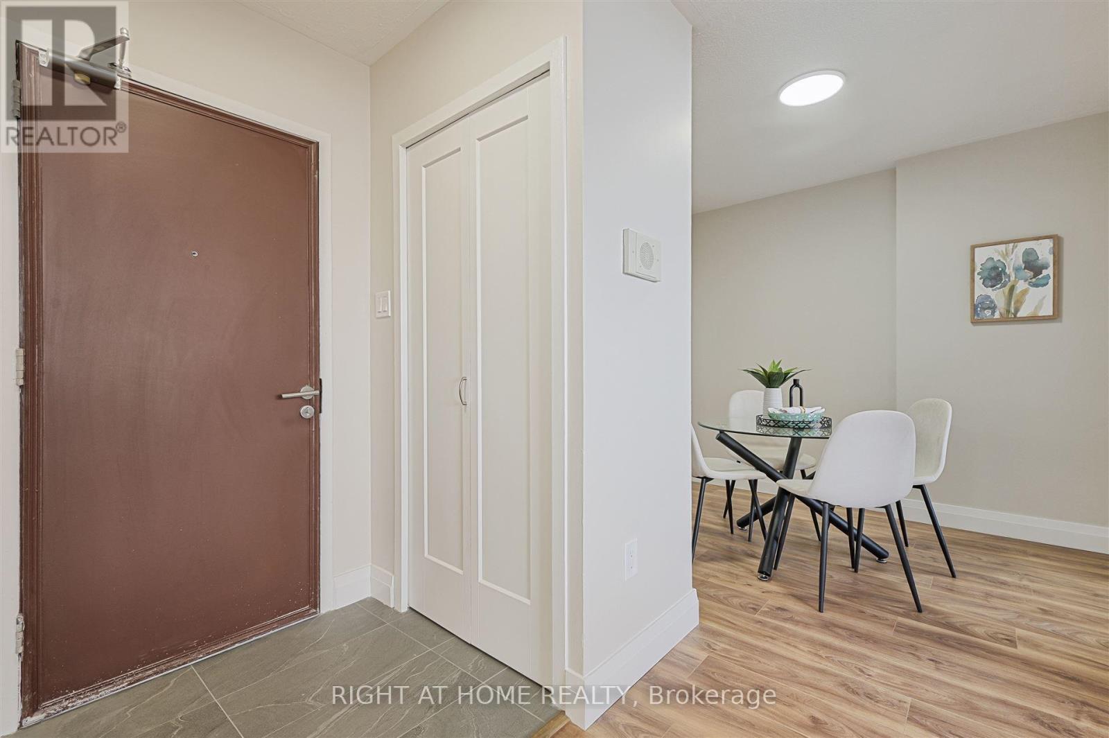 812 - 235 Grandravine Drive, Toronto, Ontario  M3N 1J2 - Photo 2 - W13738458