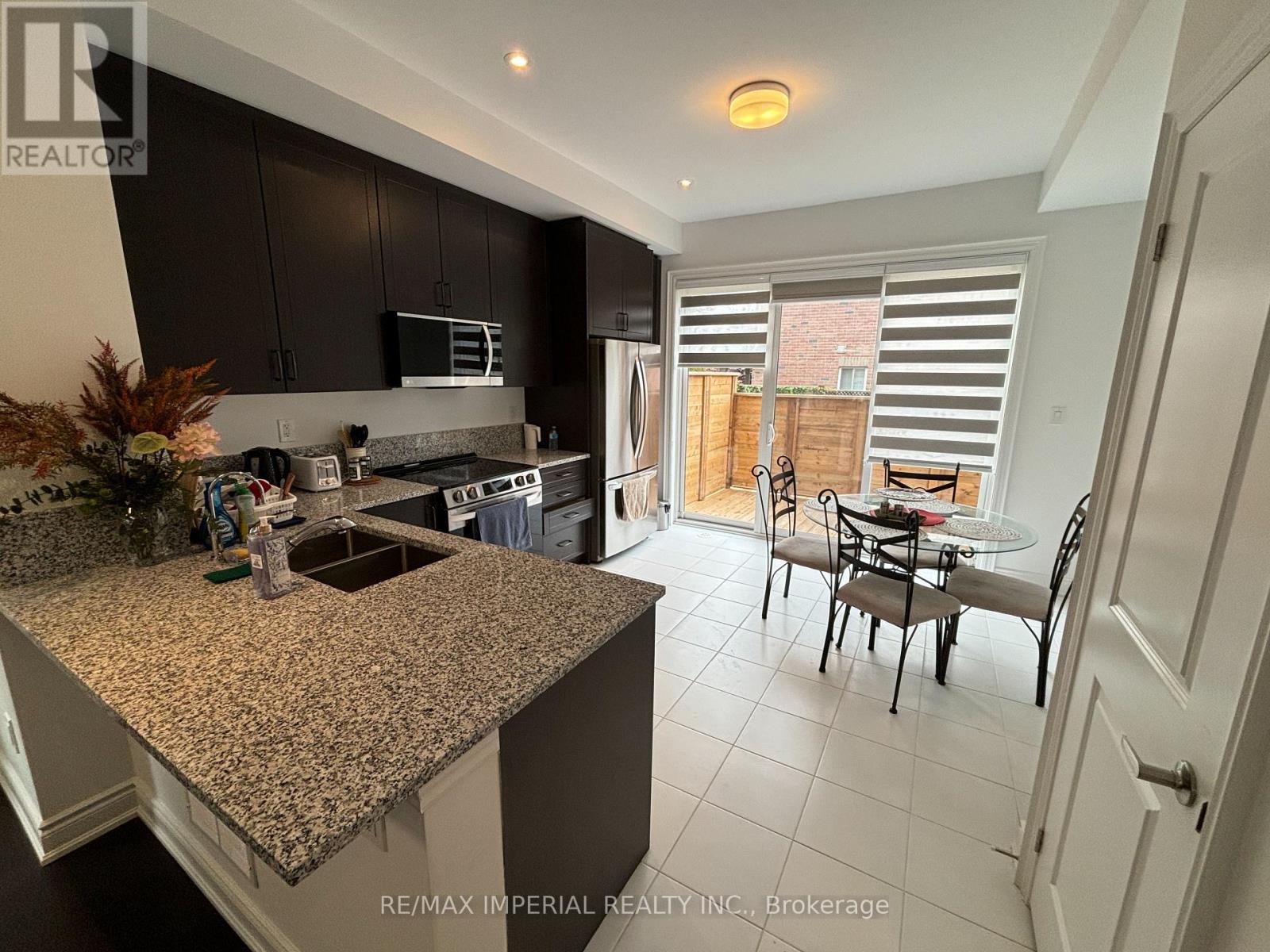 185 - 70 Lunar Crescent, Mississauga, Ontario  L5M 2R4 - Photo 8 - W13738484