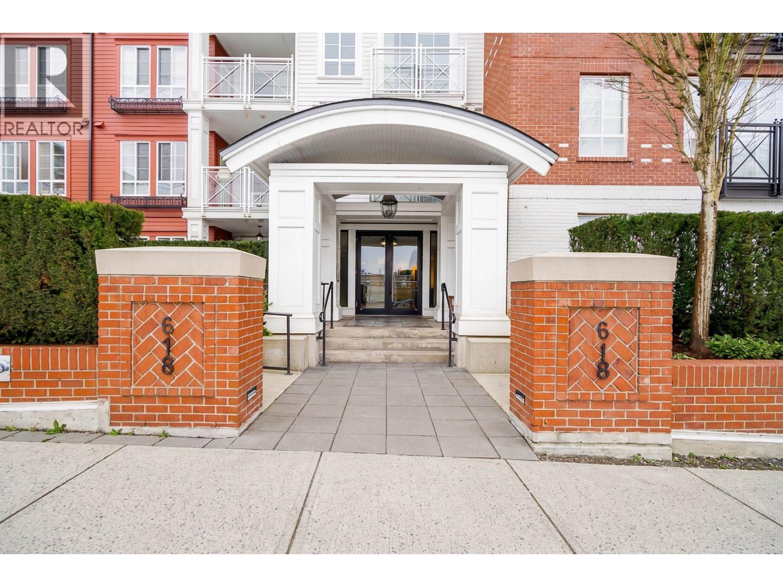 213 618 Como Lake Avenue, Coquitlam, British Columbia  V3J 0G1 - Photo 4 - R3160919