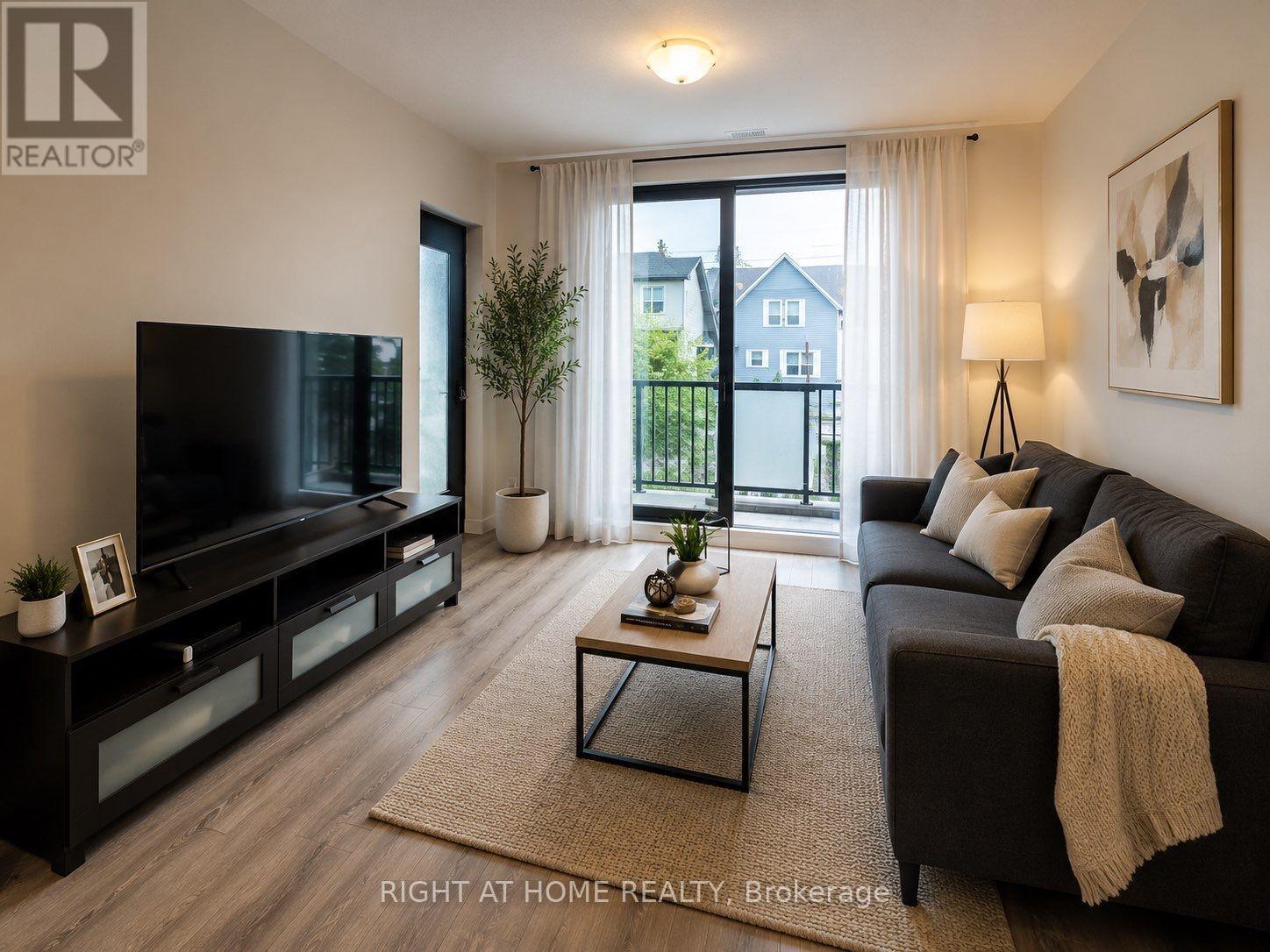 103 - 690 KING STREET W, kitchener, Ontario