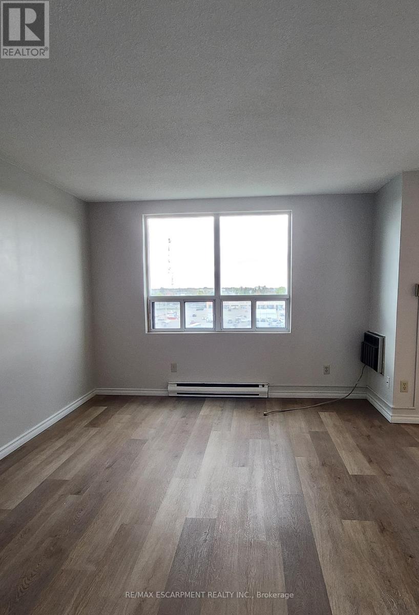 501 - 421 Fairview Drive, Brantford, Ontario  N3R 7M3 - Photo 8 - X13738420