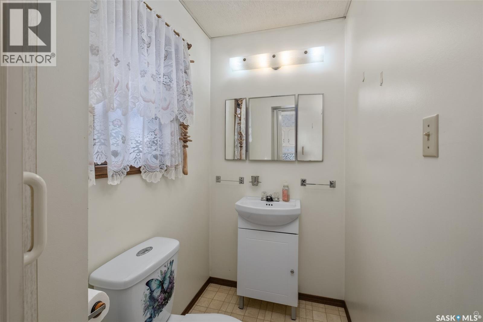 221 21st Street W, Prince Albert, Saskatchewan  S6V 4J1 - Photo 12 - SK047327