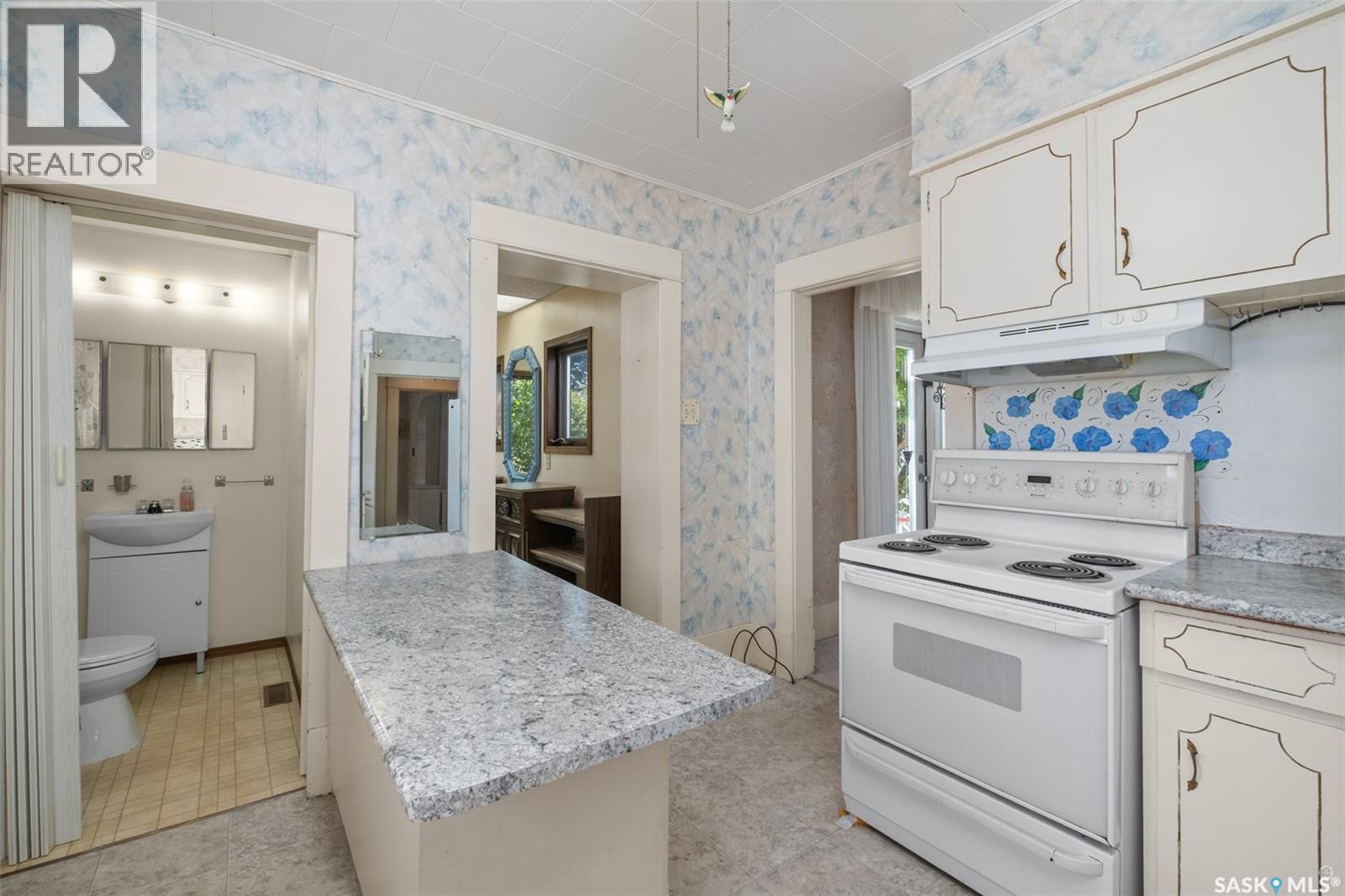 221 21st Street W, Prince Albert, Saskatchewan  S6V 4J1 - Photo 8 - SK047327