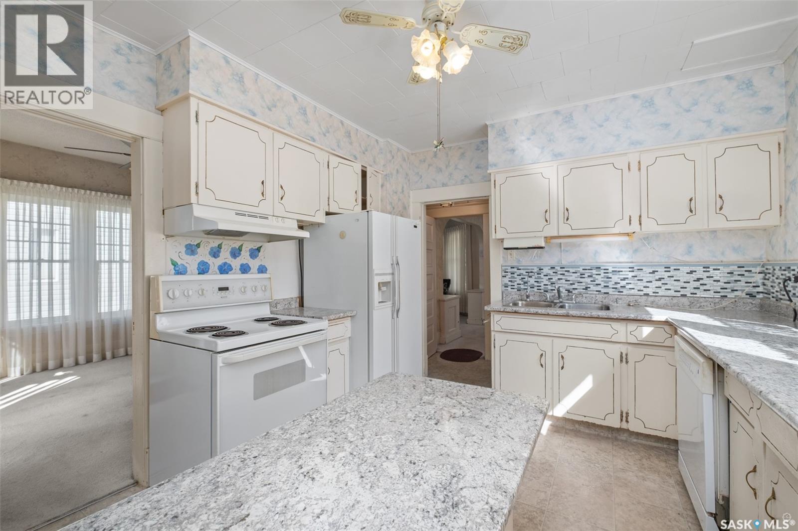 221 21st Street W, Prince Albert, Saskatchewan  S6V 4J1 - Photo 9 - SK047327