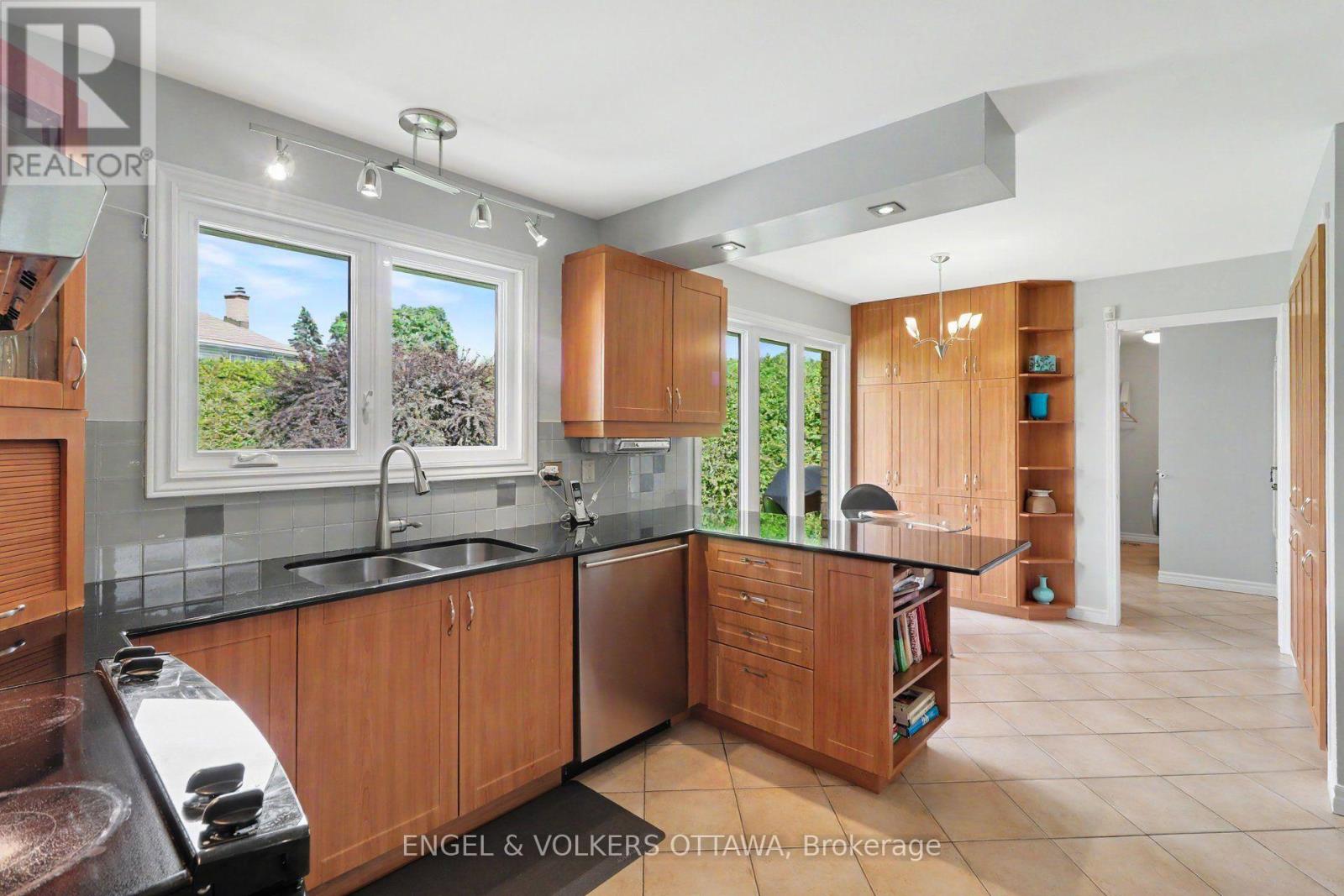 1941 Naskapi Drive, Ottawa, Ontario K1J 8L4 - Photo 17 - X13738624