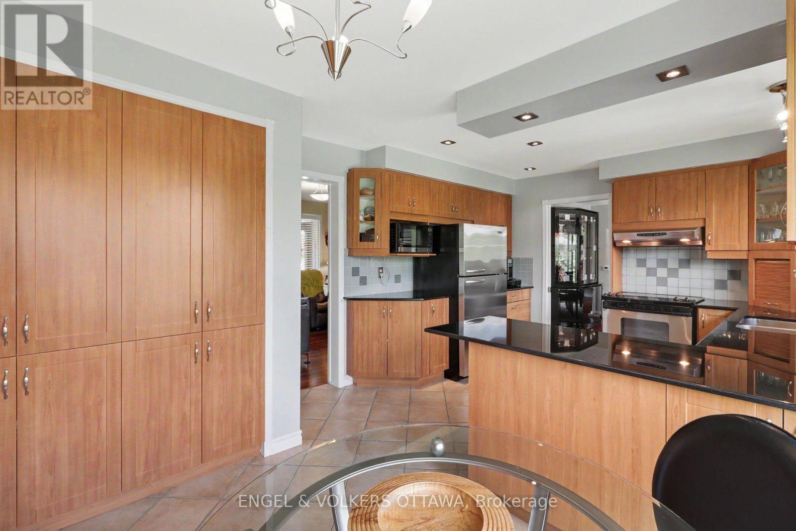 1941 Naskapi Drive, Ottawa, Ontario K1J 8L4 - Photo 20 - X13738624