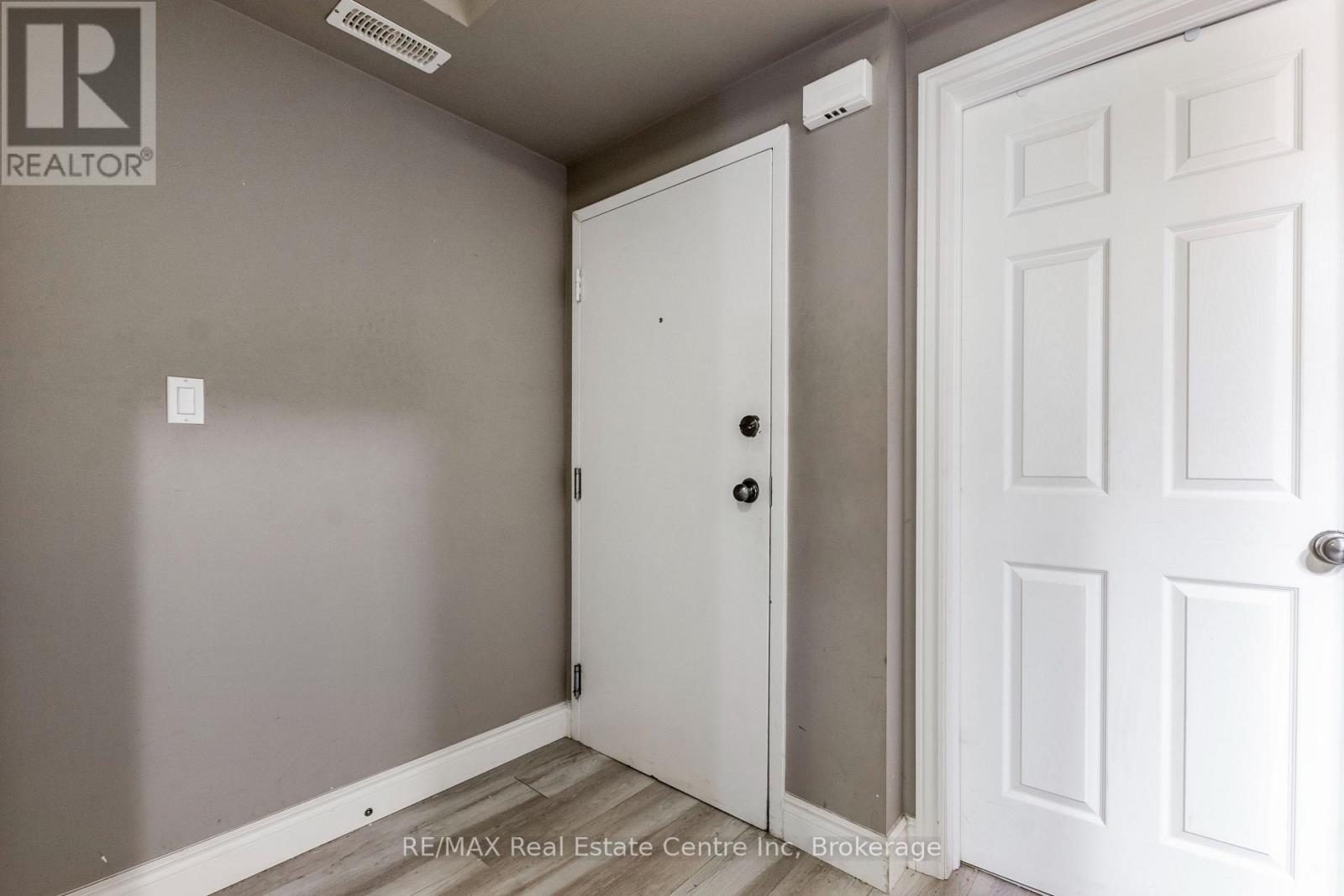 8b - 38 Howe Drive, Kitchener, Ontario  N2E 0E3 - Photo 5 - X13738502