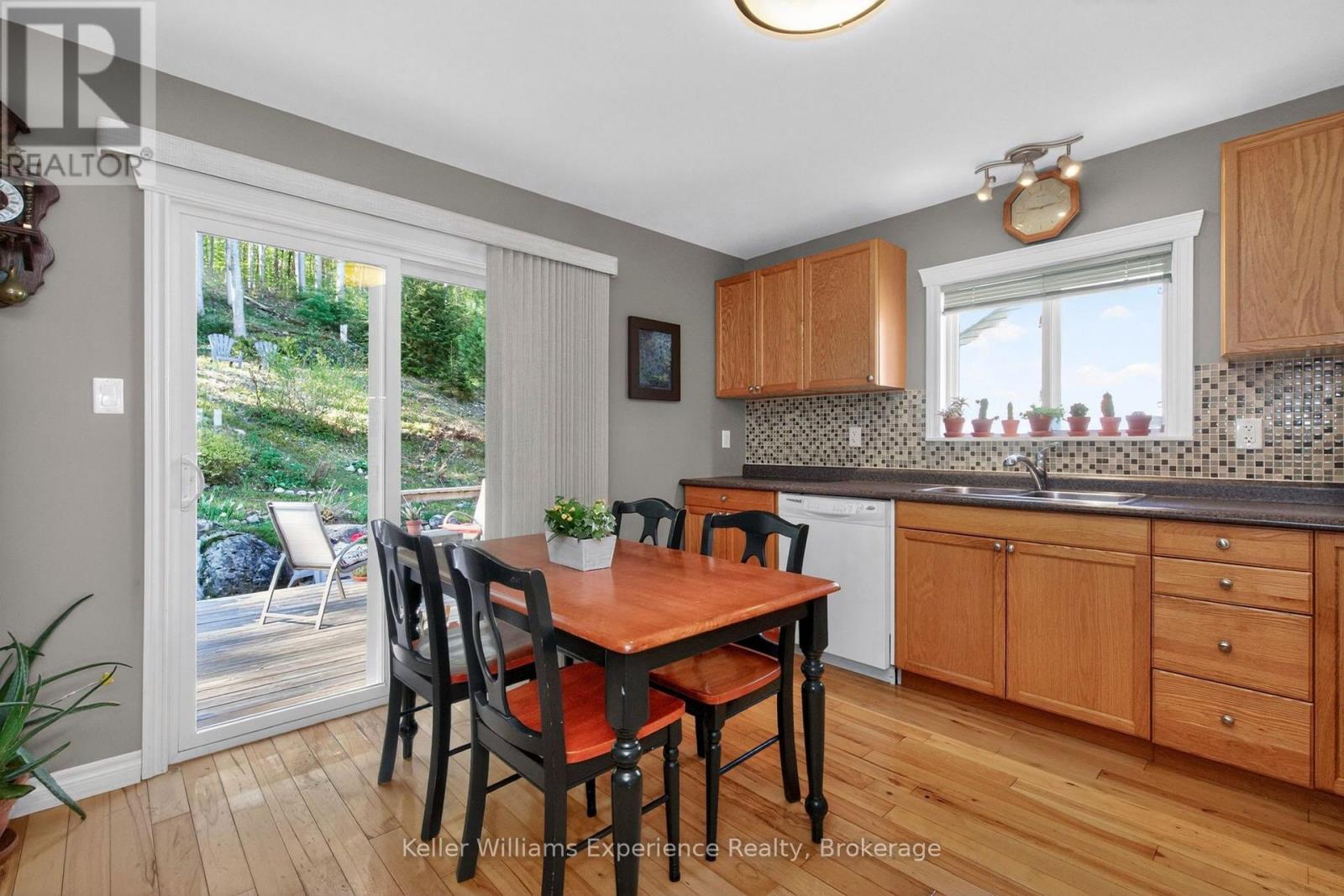 53 Therrien Court, Penetanguishene, Ontario  L9M 1P6 - Photo 6 - S13702368