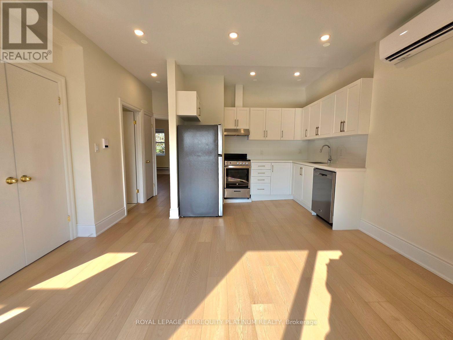 6 - 11 Beaconsfield Avenue, Toronto, Ontario  M6J 3J1 - Photo 8 - C13738516