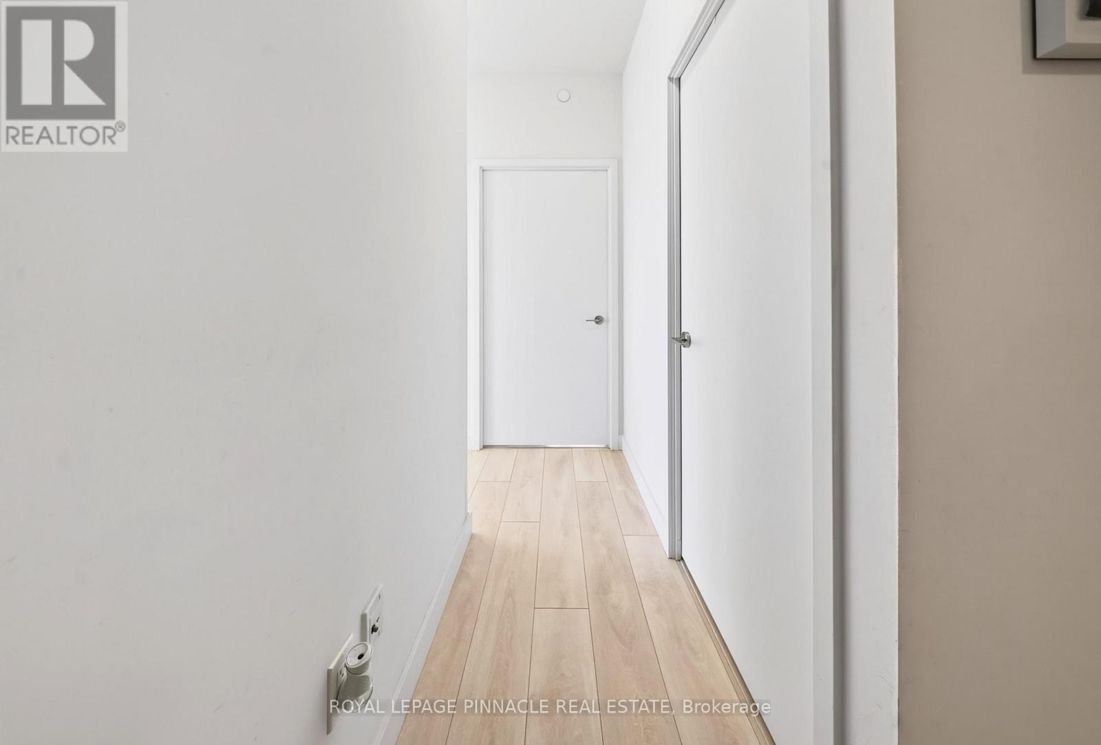 2002 - 8 Eglinton Avenue E, Toronto, Ontario  M4P 0C1 - Photo 12 - C13738562