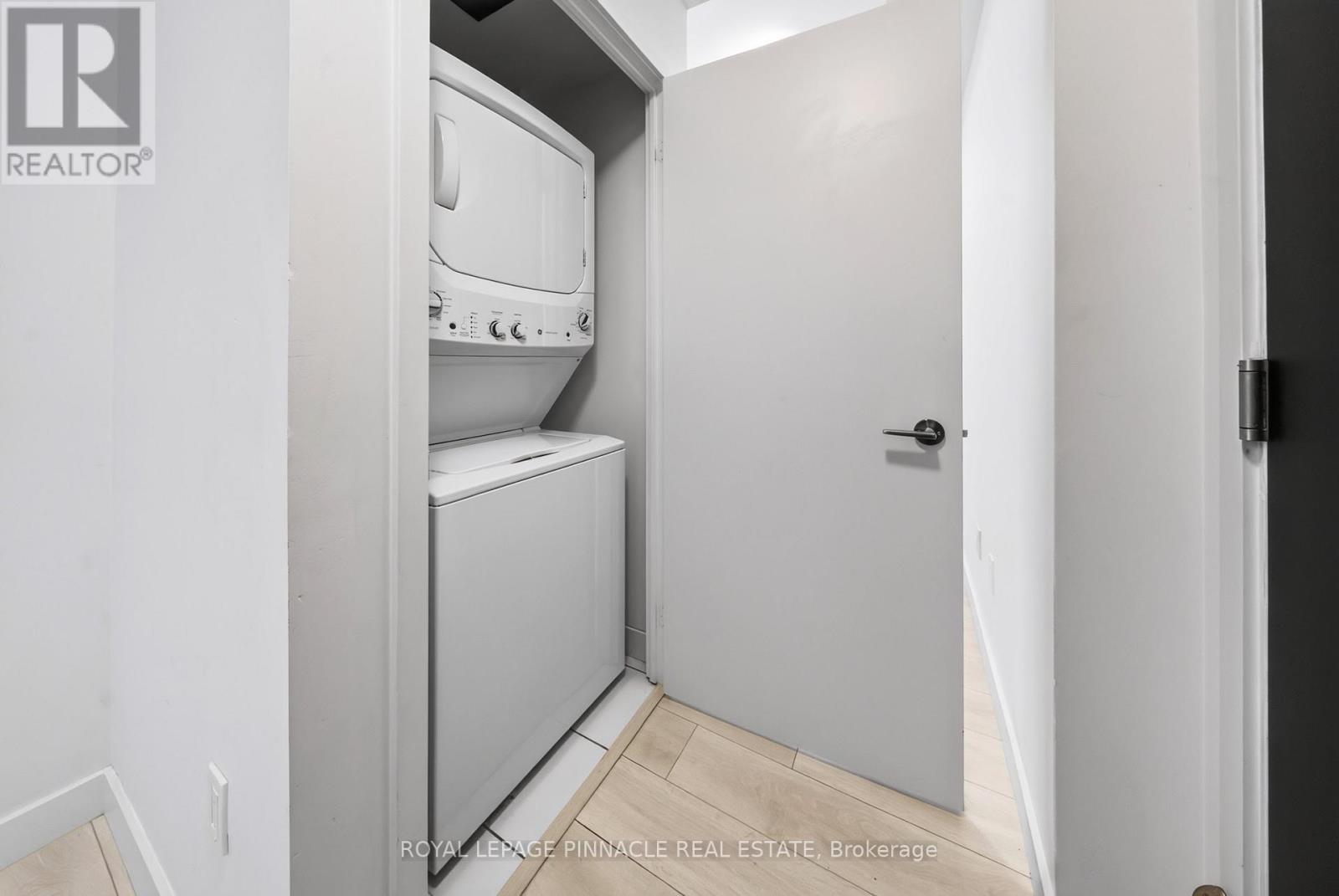 2002 - 8 Eglinton Avenue E, Toronto, Ontario  M4P 0C1 - Photo 15 - C13738562
