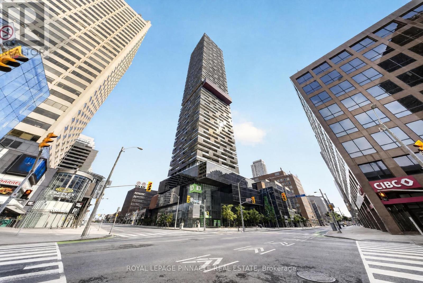 2002 - 8 Eglinton Avenue E, Toronto, Ontario  M4P 0C1 - Photo 2 - C13738562