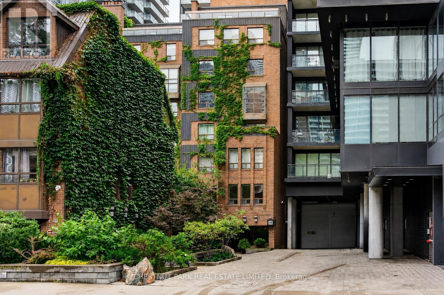 604 - 19 Dundonald Street, Toronto, Ontario  M4Y 1K3 - Photo 1 - C13738636