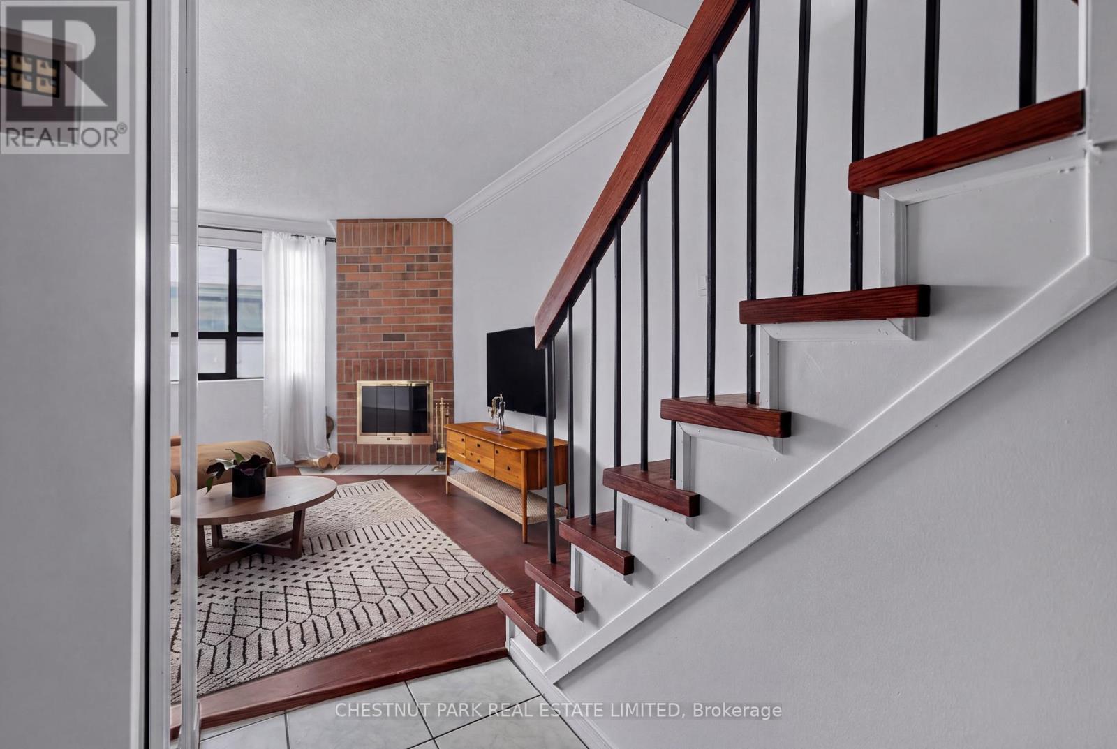 604 - 19 Dundonald Street, Toronto, Ontario  M4Y 1K3 - Photo 2 - C13738636