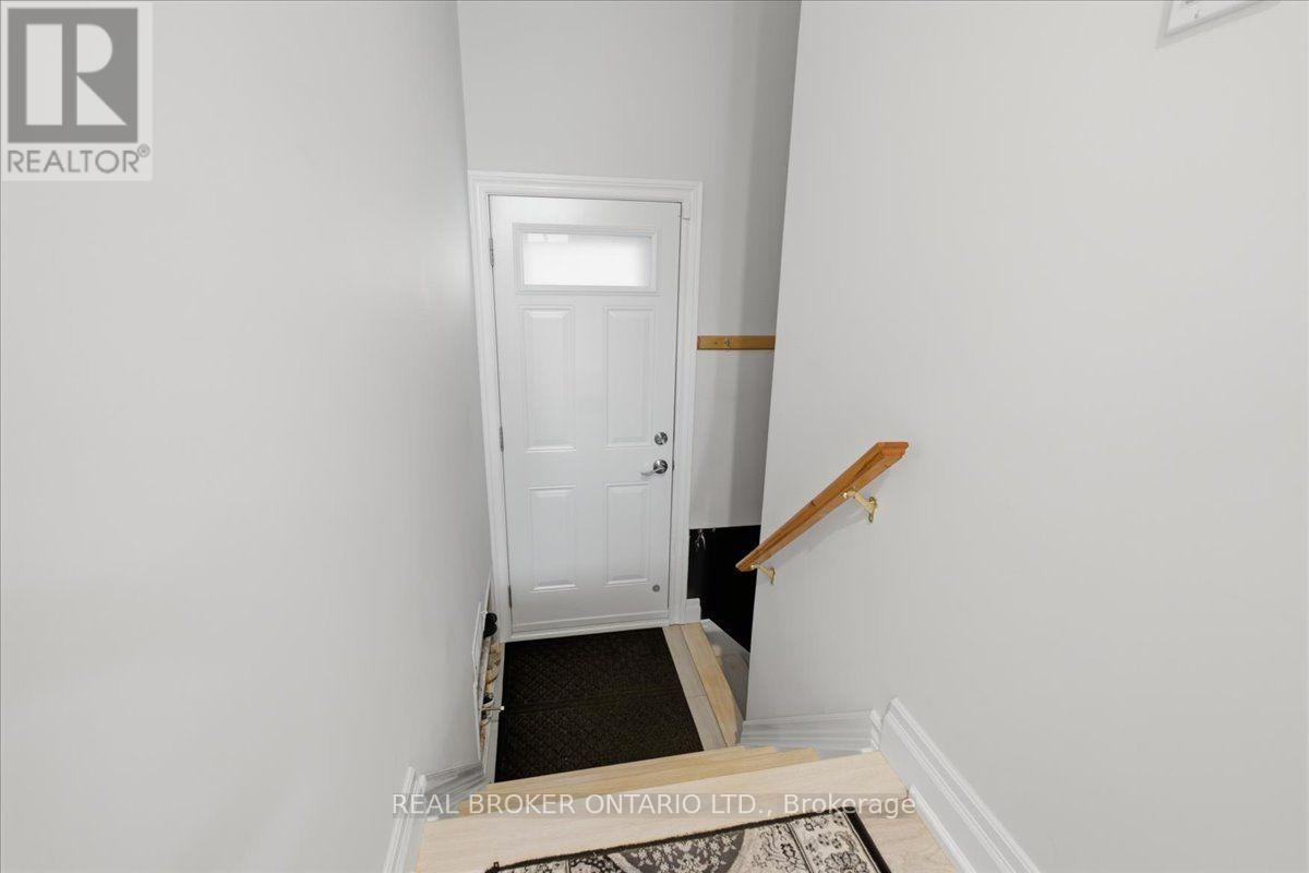 1331 Tatra Drive, Pickering, Ontario  L1W 1K5 - Photo 13 - E13738544