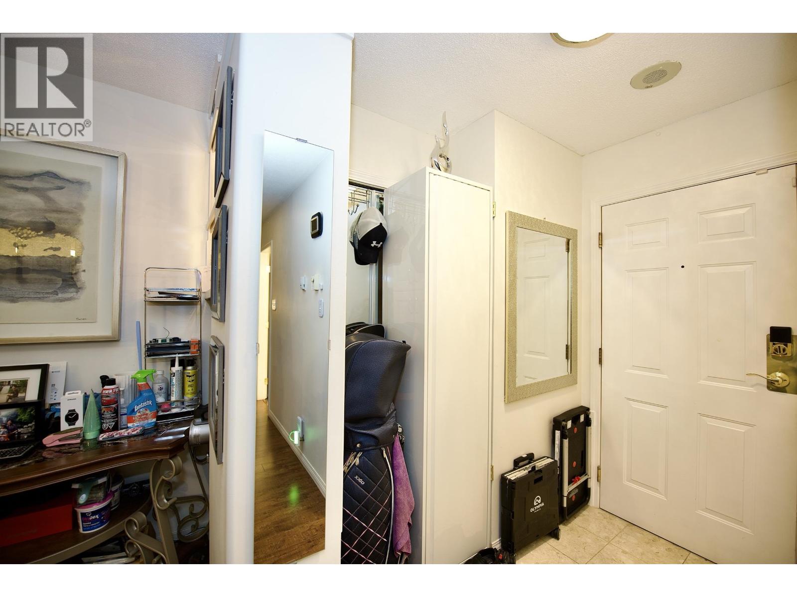105 6188 Patterson Avenue, Burnaby, British Columbia  V5H 2N1 - Photo 5 - R3160937