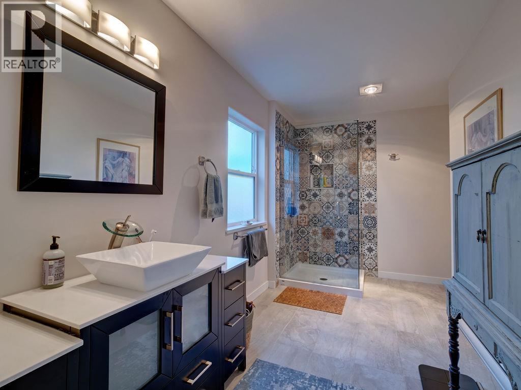5643 Curtis Place, Sechelt, British Columbia  V7Z 0R9 - Photo 24 - R3088078