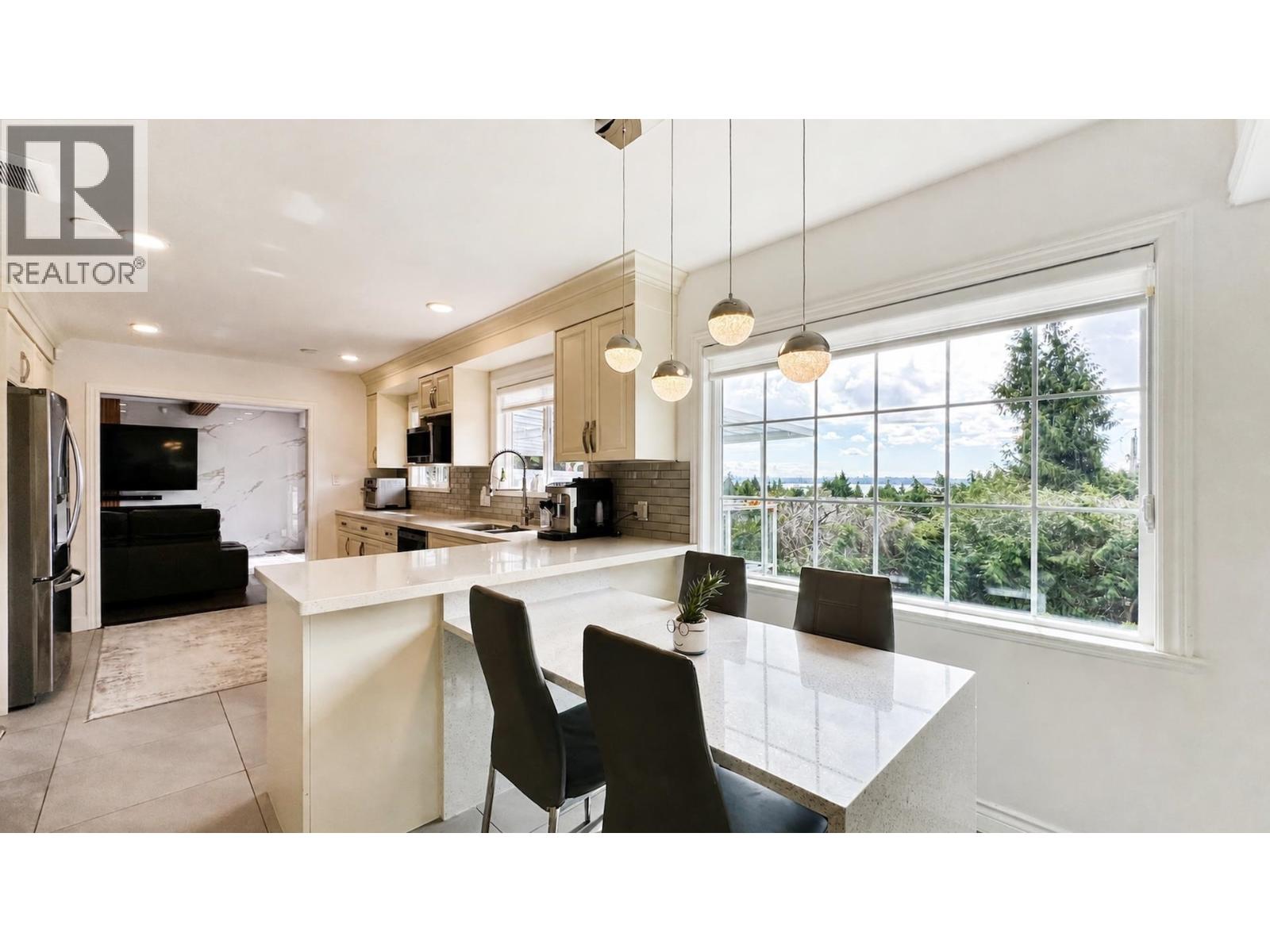 4785 Estevan Place, West Vancouver, British Columbia  V7W 1H1 - Photo 15 - R3160799