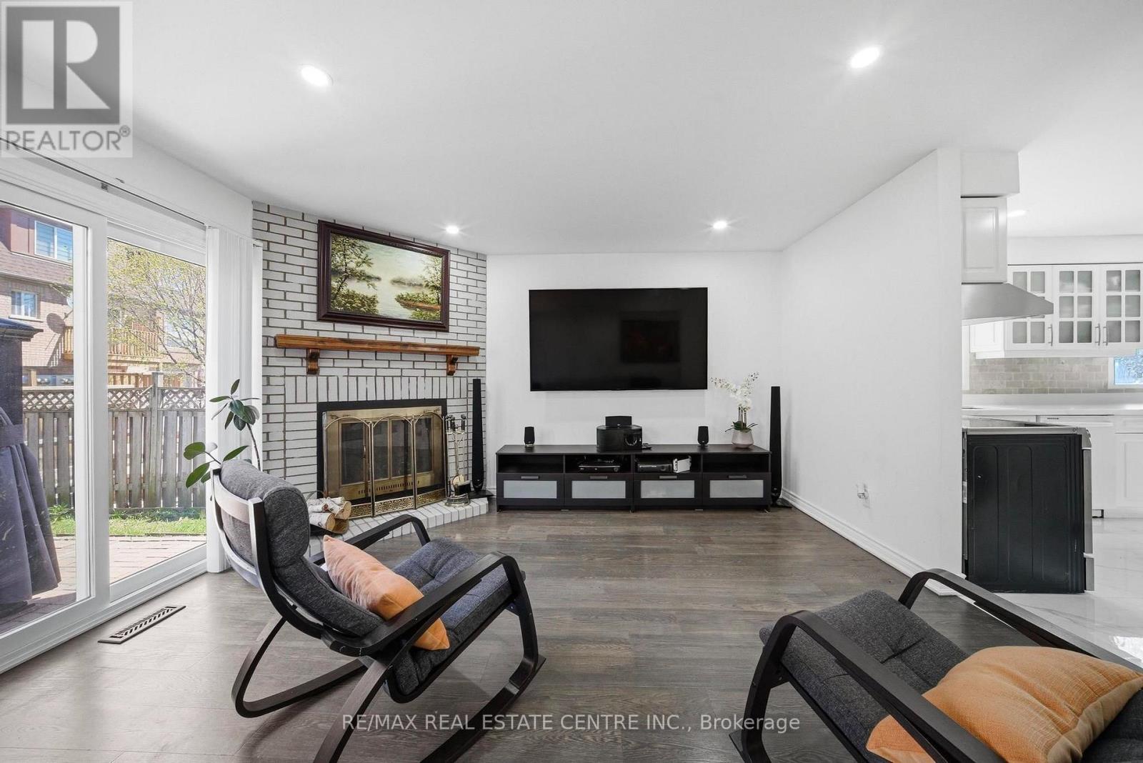 5235 Huntingfield Drive, Mississauga, Ontario  L5R 2L3 - Photo 9 - W13738540