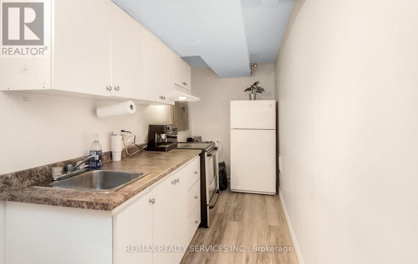 (Bsmt) - 4161 Goldenrod Crescent, Mississauga (East Credit), Ontario  L5V 3C1 - Photo 8 - W13738610