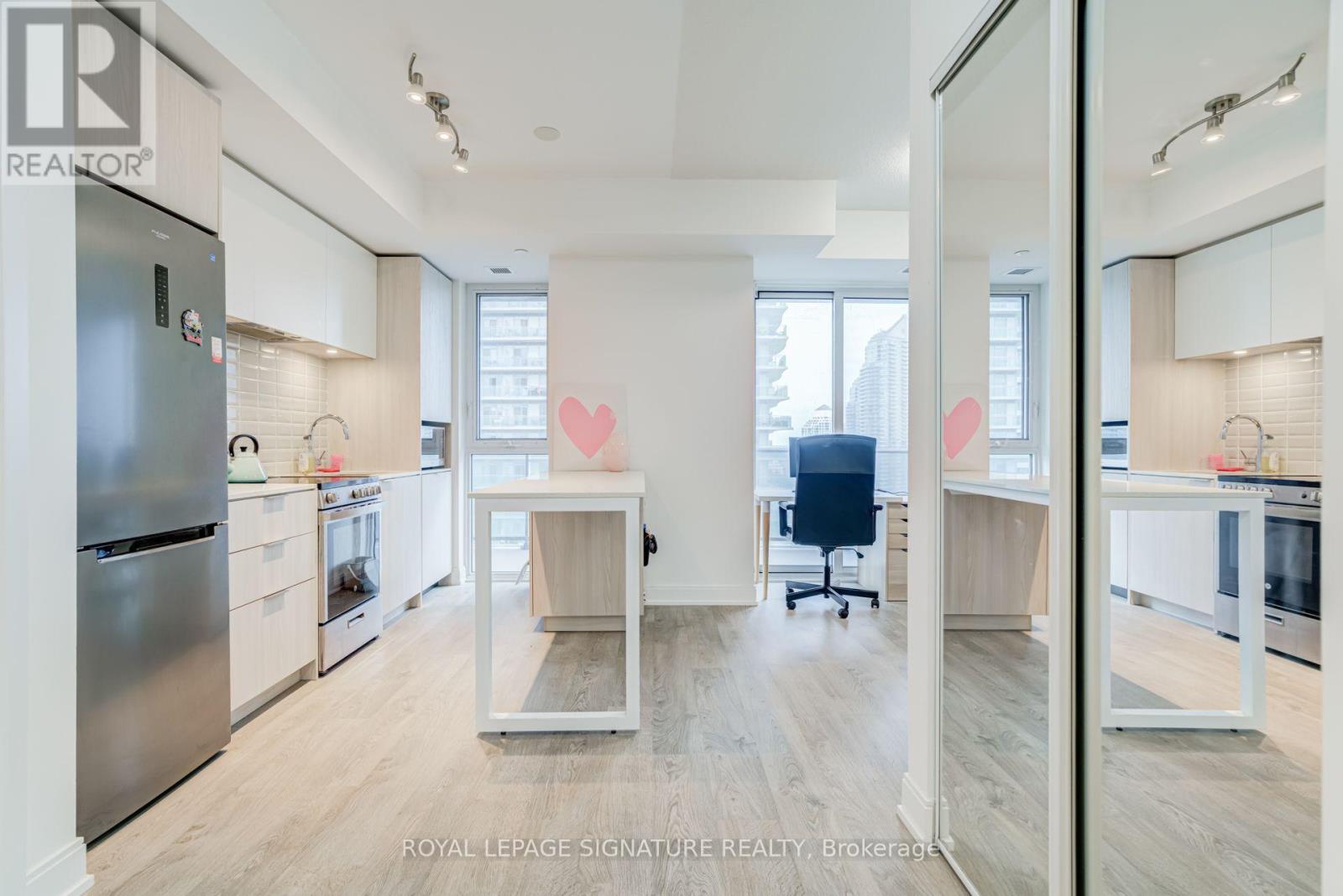 1908 - 70 Annie Craig Drive, Toronto, Ontario  M8V 0G2 - Photo 7 - W13738612