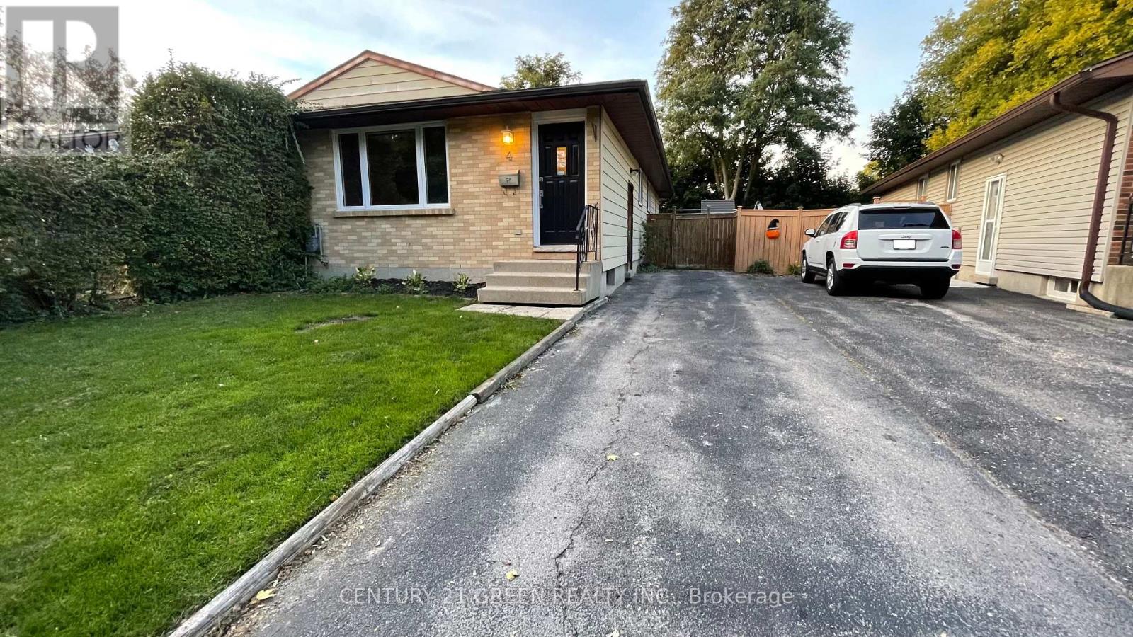 4 Wenlock Crescent, London North, Ontario  N6G 3B6 - Photo 2 - X13738506